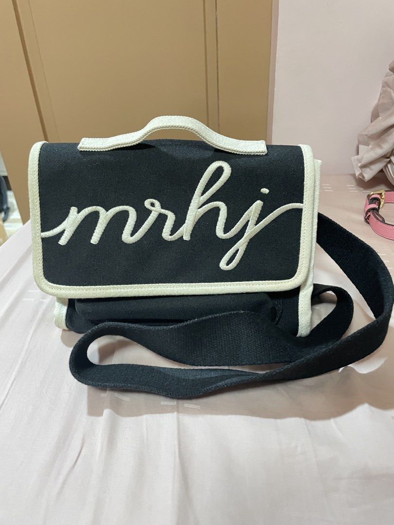 Marhen 'J - Sunny Bag Black (Category: Cross-body Bags) located in Paranaque City. Submitted by mitchiejournals (Listing ID 1449716674, Image 1). Description: Marhen ‘J - Sunny Bag Black Bought in Korea Comes with an adjustable strap RFS: Decluttering.