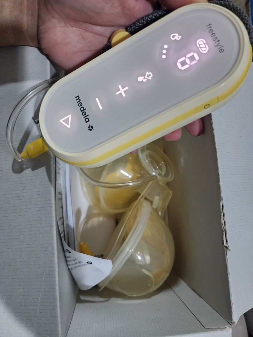 Medela Freestyle Double Electric Breast Pump (Category: Breastfeeding & Bottle Feeding) located in Paranaque City. Submitted by kachdeclutters (Listing ID 1449691751, Image 1). Description: - Medela Freestyle double electric breast pump - Only used for a few months - includes pump, tubing, and breast shields - Comes in original packaging - Ideal for mothers who need to pump on the go - Easy to use and clean can ship via lalamove / grab / lbc loca
