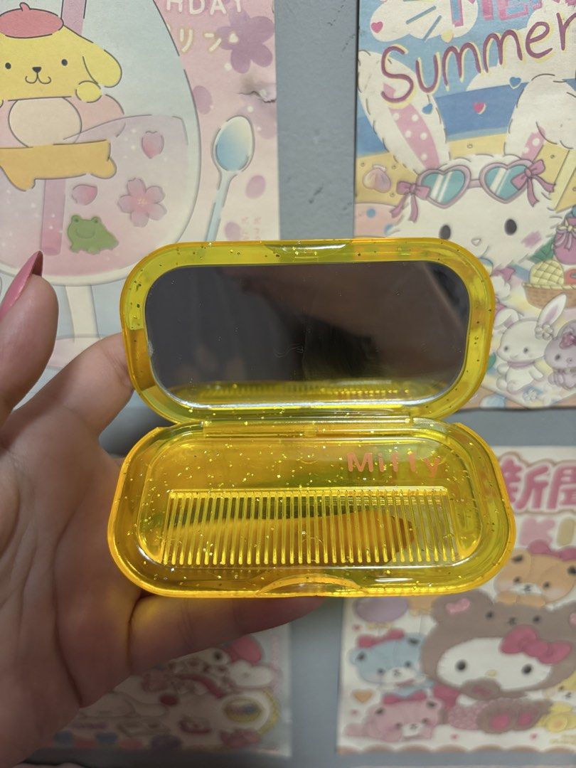 Mercis Bv Dick Bruna Miffy Compact Mirror with Comb (Category: Mirrors) located in Muntinlupa City. Submitted by matchalinlin (Listing ID 1449671510, Image 2). Description: .