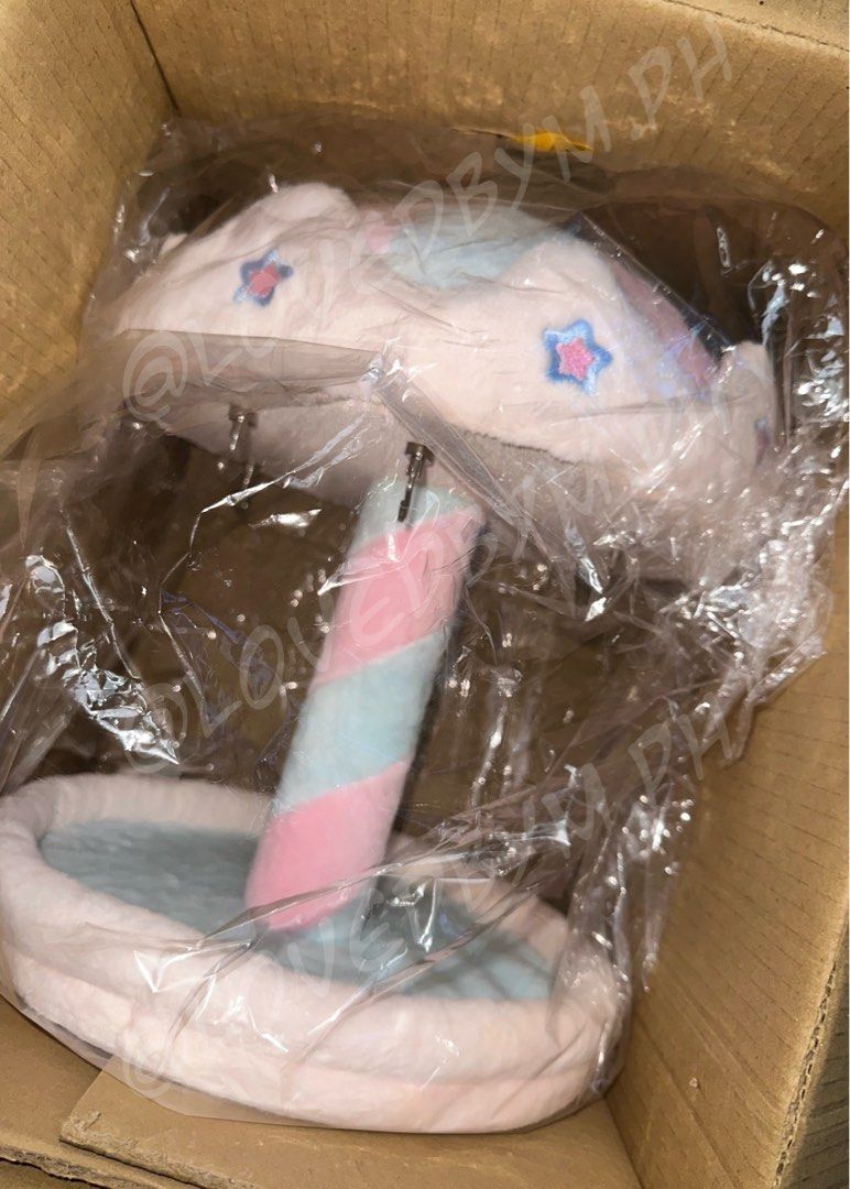 Merry-Go-Round Carousel Plushie Keychain Display (Category: Other Home Decor) located in Taguig. Submitted by lovedbym.sell (Listing ID 1449611929, Image 3). Description: merry-go-round carousel rotating keychain plushie display stand 45 cm w/ 6 magnetic hooks ❕preferably within metro manila para lalamove kasi malaki yan sha ❗️plushies NOT included (for size comparison only).