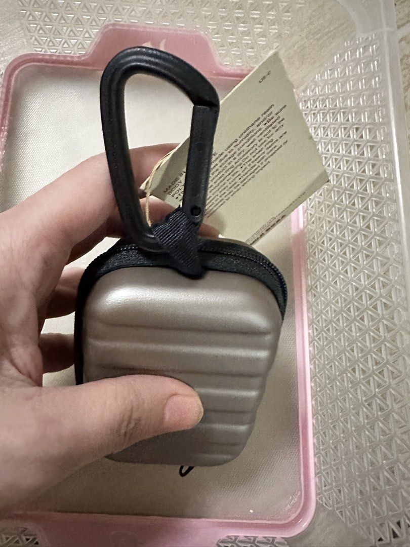 MUJI Mini Suitcase Carry Case Pouch Beige (Category: Purses & Pouches) located in Quezon City. Submitted by faststone.ba186f (Listing ID 1449567839, Image 2). Description: MUJI mini suitcase pouch in beige. It's a small version of their standard product. Great for storing small items. Has a zipper closure and a carabiner clip. Dimensions are L9xW7xT4cm. Original tag attached..