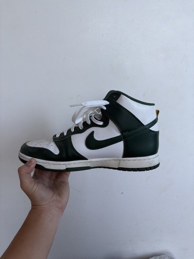 Nike Dunk High White Green Sneakers (Category: Sneakers) located in Carmona. Submitted by shawnchristiane (Listing ID 1449744448, Image 2). Description: Nike Dunk High For Sale - 10.5 mens - Very good condition - No box Makati shipping / lalamove 2k + sf.