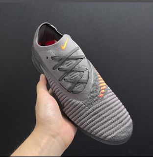 (Category: ) located in . Submitted by footyboots.sg (Listing ID 1449637721, Image 1). Description: .