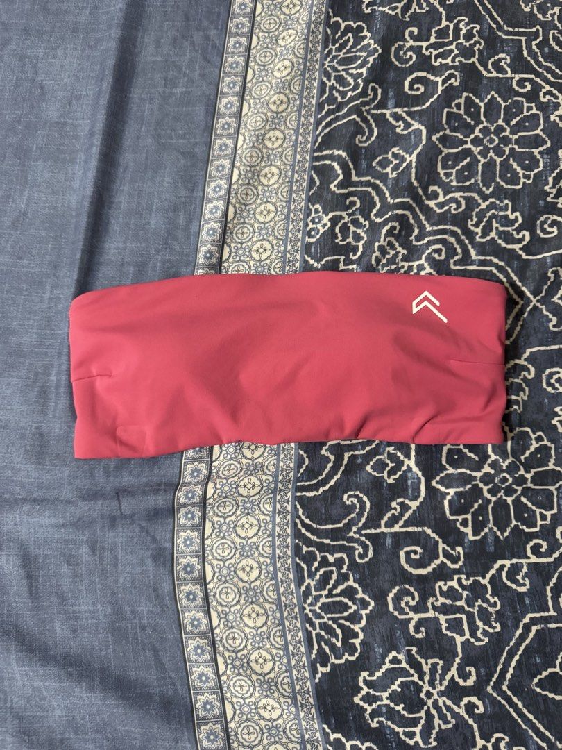 Oner Active Bandeau Bra (Category: Activewear) located in Manila. Submitted by angool (Listing ID 1449623392, Image 1). Description: No LOW BALLER‼️ * Purchased directly from the website * Discount available when purchasing 3 or more items * Fits Medium to semiLarge * Will provide receipt proof of authenticity .