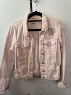 (Category: ) located in . Submitted by closetbykb (Listing ID 1449538421, Image 1). Description: .