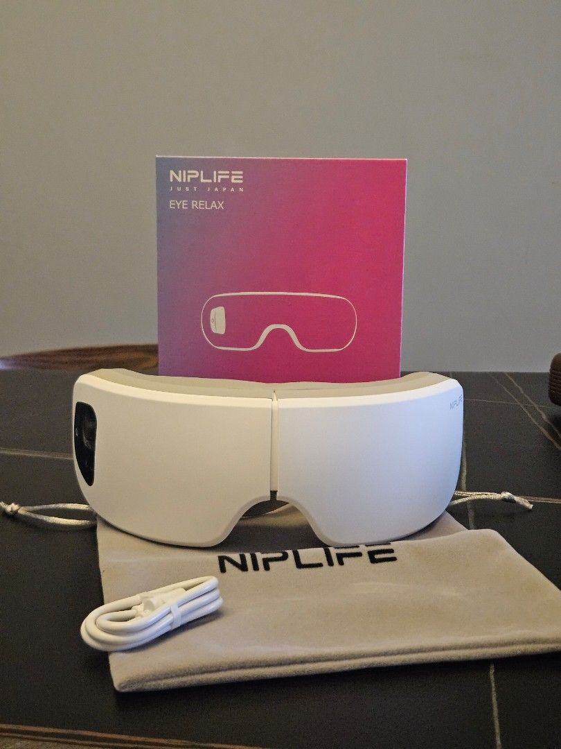 [ori packaging] Niplife Eye Relax (Category: Massage Devices) located in Puchong. Submitted by sunflowiie (Listing ID 1449686601, Image 1). Description: Massage Technology: Uses 3D structured air cushions to provide 360° pressure that simulates manual finger massage to relax eye muscles. Heat Therapy: Features graphene heating material that reaches target temperatures in approximately 1 to 3 seconds, providing uniform warmth to the eye area. Blue