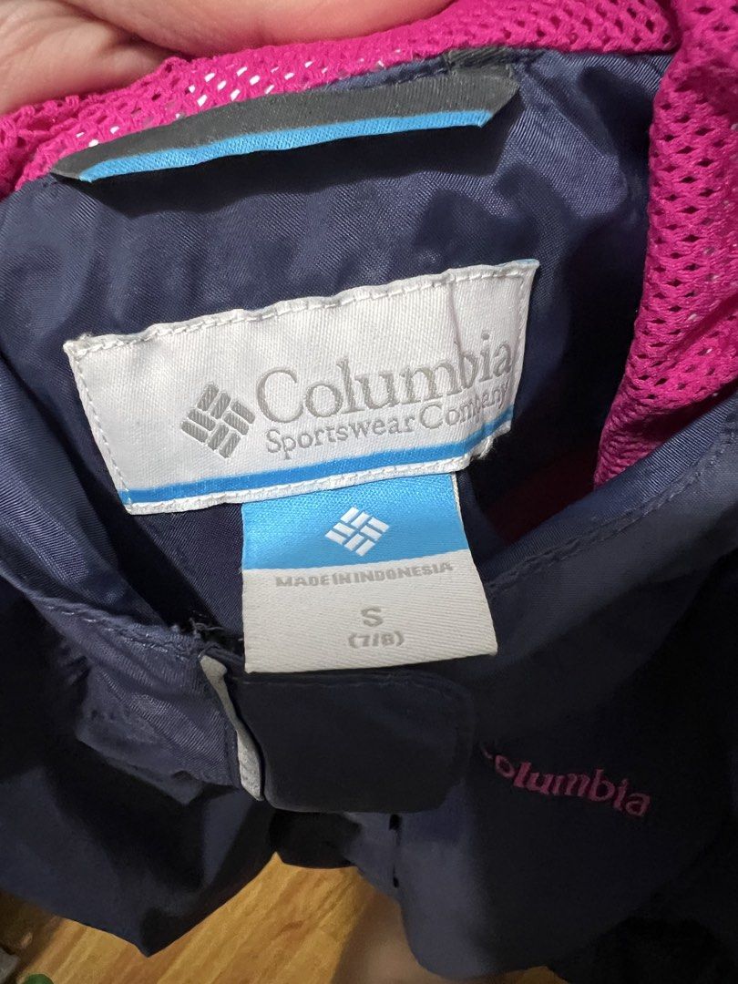 Original columbia windbreaker jacket rain / waterproof (Category: Babies & Kids Fashion) located in Manila. Submitted by baeshop16 (Listing ID 1449726226, Image 2). Description: Good as new 🥰 No issue 7-8y.