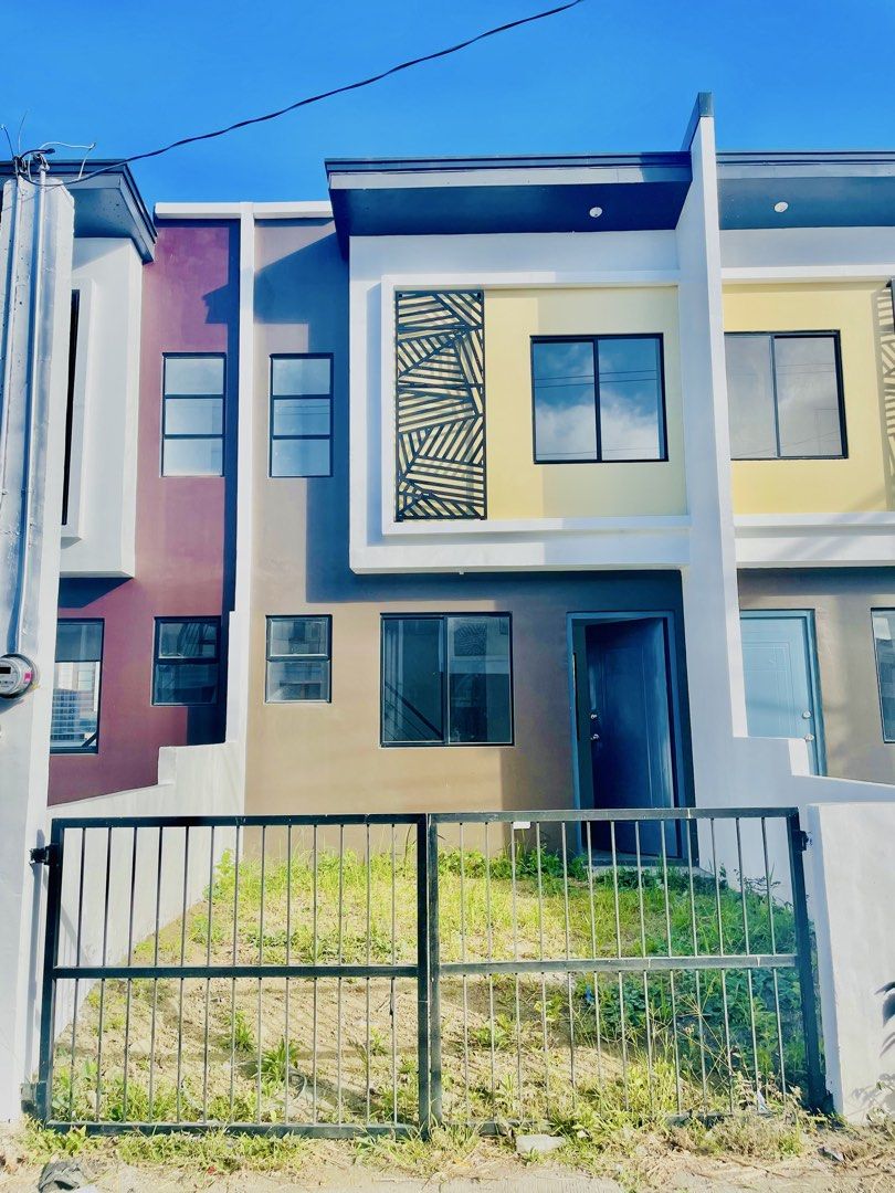 Phirst Park Lipa Calista Mid Unit (Category: House & Lot) located in Quezon City. Submitted by bosslax (Listing ID 1449535204, Image 1). Description: 🏡 HOUSE FOR RENT🏡 Phirst Park Homes Lipa City 🌿 📍 Unit: Calista Mid 📍 Location: Brgy. San Lucas, Lipa City, Batangas 📍 Near: Lima Technology Center ✨ Property Details: ✔️ Newly turned over unit ✔️ Electricity installed ✔️ Water installed 🏘 Inside a Gated Community with Amenities: • 24/7 Secur