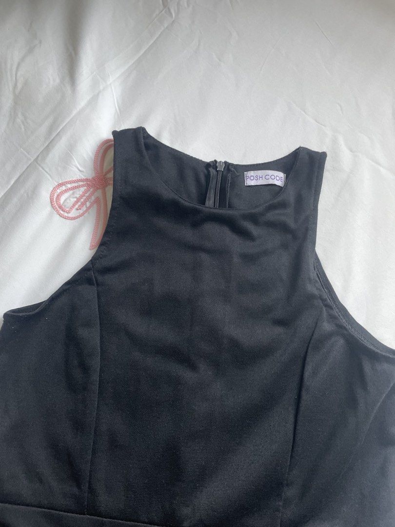 Posh Code black jumpsuit (Category: Jumpsuits) located in Kuching. Submitted by marblelyscha (Listing ID 1449548310, Image 2). Description: Slightly stretchable, cute romper can wear on everyday use. Wear a few time only. Still in good condition..