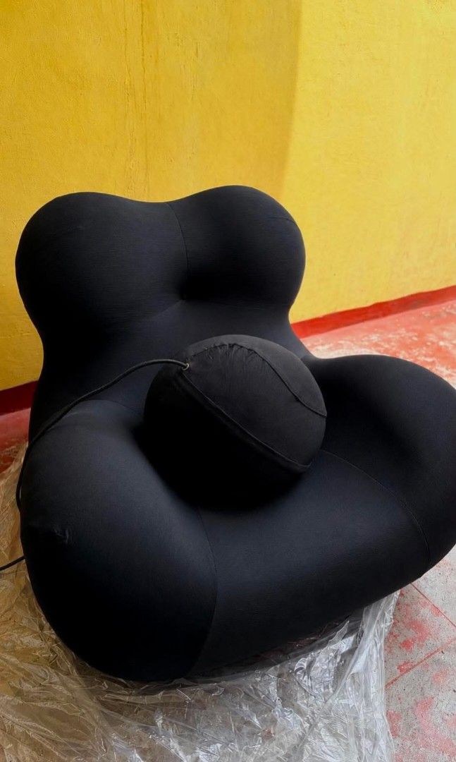 La Mamma Lounge Chair (Category: Chairs) located in Manila. Submitted by allennn.23 (Listing ID 1449530302, Image 2). Description: As is where is. Fixed price Pick up location: Marikina.