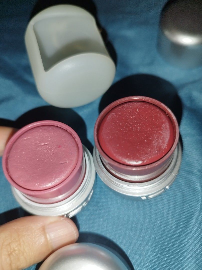 Preloved Issy Creme Juice Stick in Squeeze (Category: Makeup) located in Marikina City. Submitted by vlasquety (Listing ID 1449685519, Image 3). Description: RIPE SOLD - Used about twice on cheeks only - No issues with melting Location: Concepcion Uno, Marikina.
