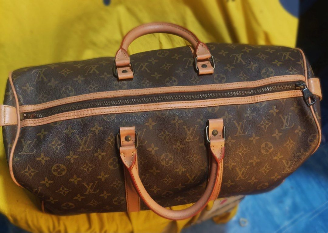 Preloved Louis Medium Vuitton Travel Bag (Category: Tote Bags) located in Pagadian. Submitted by rosecadosales (Listing ID 1449721081, Image 1). Description: .