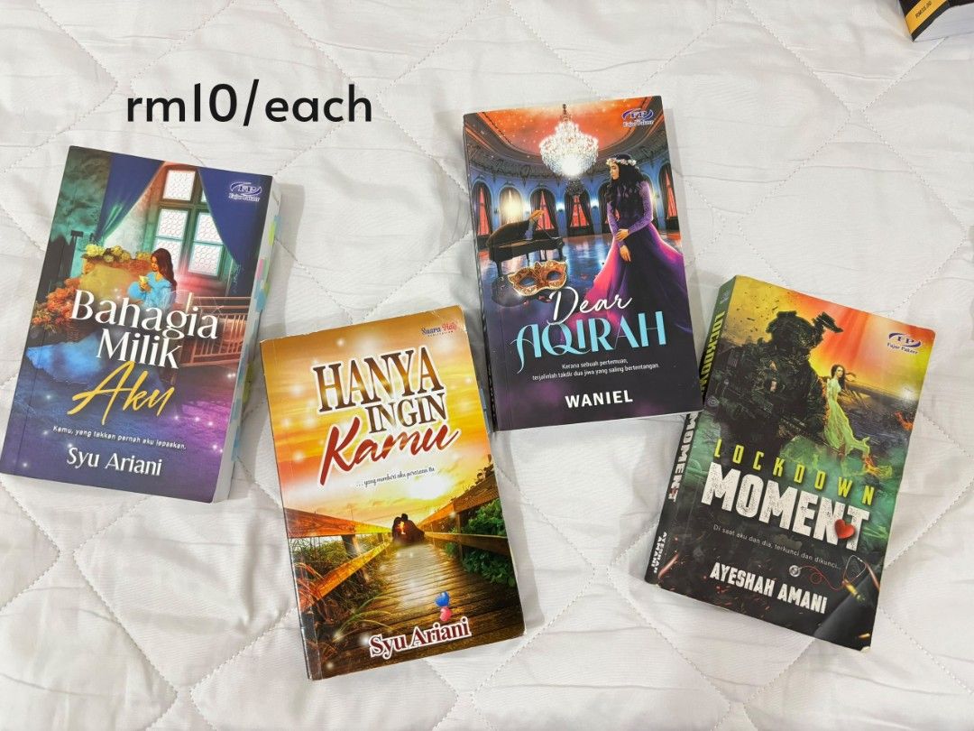 PRELOVED NOVELSS (Category: Storybooks) located in Kluang. Submitted by c0wbeau_ (Listing ID 1449667607, Image 2). Description: PRELOVED NOVELS MIXED HARGA - price exclude postage rm8 to sm! - price dah markdown, respectfully no nego yaa 🫶🏻.