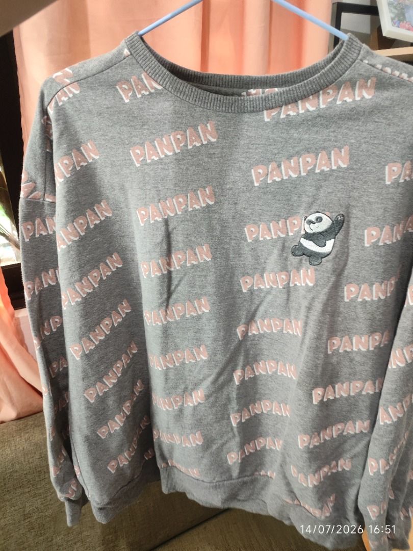 Pre-Loved Sweater: Penshoppe x We Bare Bears (Category: Shirts) located in Quezon City. Submitted by libro_atbp (Listing ID 1449659669, Image 1). Description: Pre-Loved Sweater Worn only once or twice. Size: Small 💸MoP: Gcash/Maya/GoTyme/Maribank 🚛MoD: Grab/Lalamove/Flash Express/JNT 📌Location: North Olympus Subd., Quezon City .