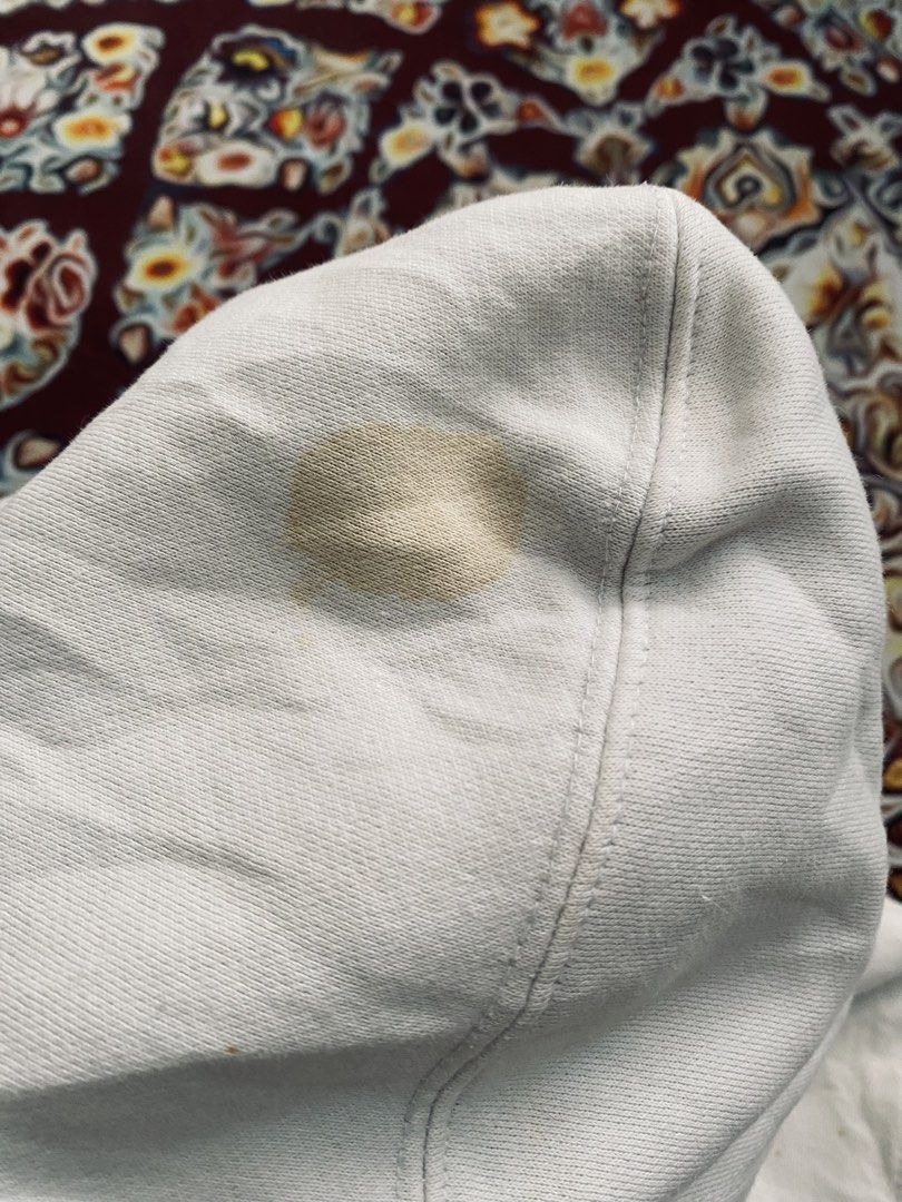 Pull&Bear Hoodie (Category: Hoodies) located in Port Dickson. Submitted by 4kkirstore (Listing ID 1449688708, Image 3). Description: Pit 21 Labuh 26 Condition 7/10 , tiada koyak cuma ada kesan stain sahaja . saya baru basuh sekali dobi . basuh banyak kali confirm hilang . lain lain masih cun 💥🤘🏻 Cod : Port Dickson / Seremban 📲 .
