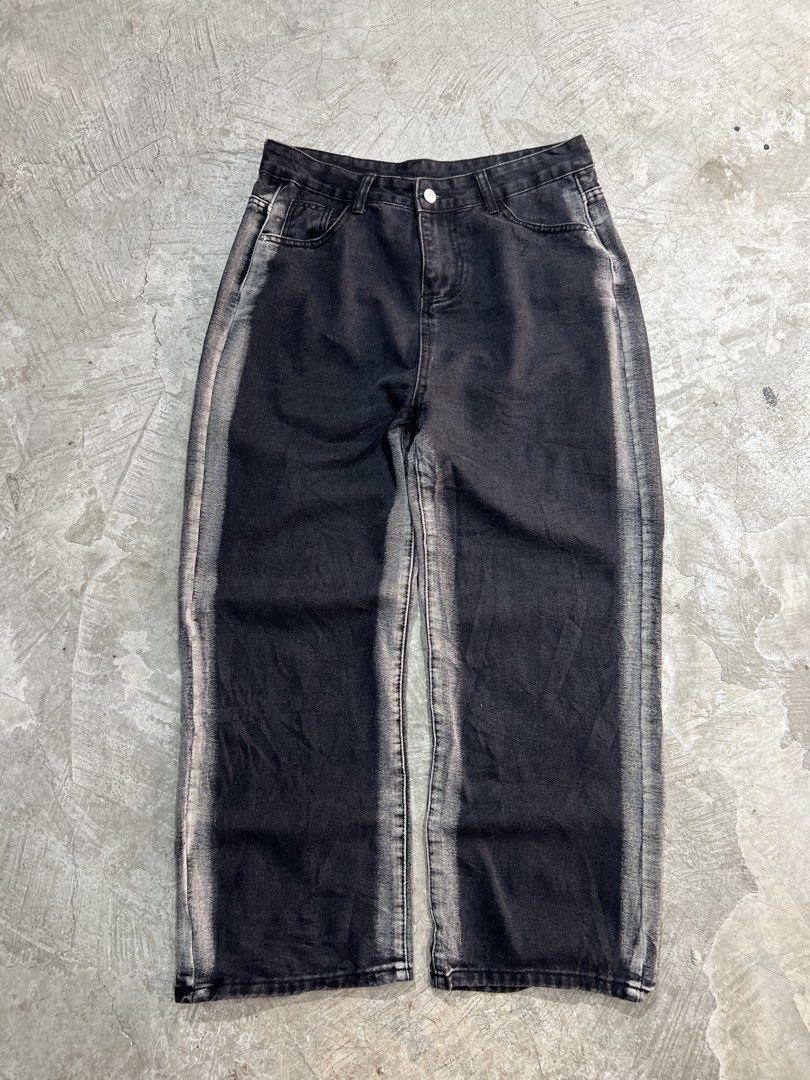 Random Black Washed Vintage Vibes Baggy Pants (Category: Jeans) located in Manila. Submitted by thriftpoint99 (Listing ID 1449691449, Image 1). Description: 32x39x10 No issue Excellent condition.