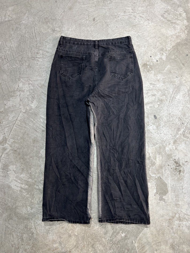 Random Black Washed Vintage Vibes Baggy Pants (Category: Jeans) located in Manila. Submitted by thriftpoint99 (Listing ID 1449691449, Image 2). Description: 32x39x10 No issue Excellent condition.