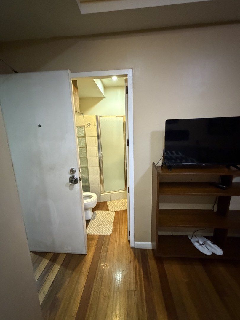Room for rent taft pasay (Category: Apartments & Condos) located in Quezon City. Submitted by sebdj (Listing ID 1449673350, Image 3). Description: Benny's home - room rentals Our room rate is 15k/month per room including water with own CR with hot and cold water, submetered electricity, wifi, and good security We offer food and laundry for a fee as well. We currently have students here from UP Manila, arellano law school and benilde. We also have