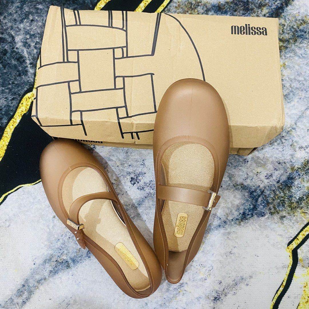 Sandal Melissa Soft Ballerina Size 37 (Kategori: Sepatu Wanita) berada di Depok. Dikirim oleh megamelia632 (ID iklan 1449596862, Gambar 3). Deskripsi: Bismillahirrahmanirrahim 💕 Neww yaaa bukan preloved, kelengkapan ada dus nya.. Order sopii langsung aja di OPSI PENGIRIMAN 😍.