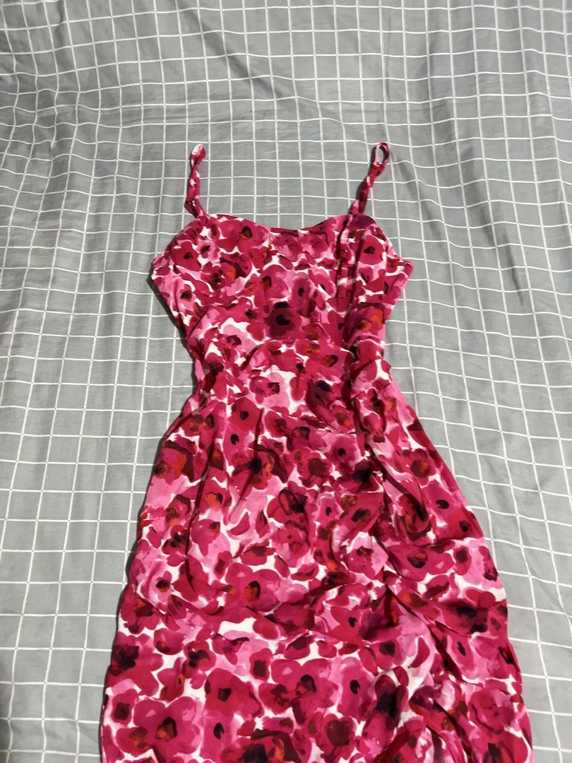 SHEIN Floral Print Ruched Side Split Midi Dress (Category: Dresses) located in Manila. Submitted by az0r_ (Listing ID 1449652666, Image 3). Description: - Cute pink floral print midi dress - Brand: SHEIN - Features: Spaghetti straps, ruched side detail, thigh-high split, asymmetrical hemline - Versatile: Great for a night out or casual day - Size: XS.