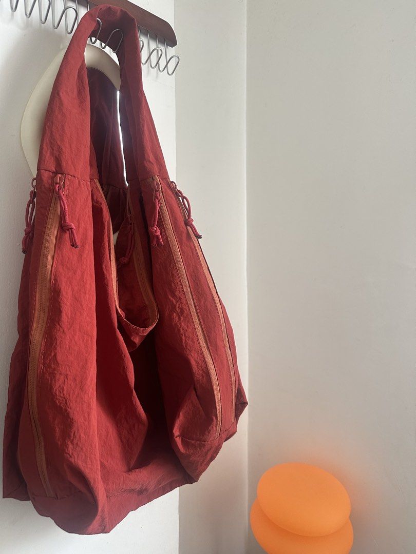 Shoulder Bag (Category: Tote Bags) located in Muntinlupa City. Submitted by oddeclutters (Listing ID 1449582007, Image 1). Description: ✨Shoulder Bag✨ Price: ₱100 [FIXED] -In good condition -Bought last May (as a spare bag) -Slightly Used -Spacious interior for essentials (including 13in laptop) -Great for everyday use RFS: decluttering MOP: Payment first via GCASH before shipping thru Lalamove **Shipping fee c/o Buyer Location: Tunasan, Muntinlu