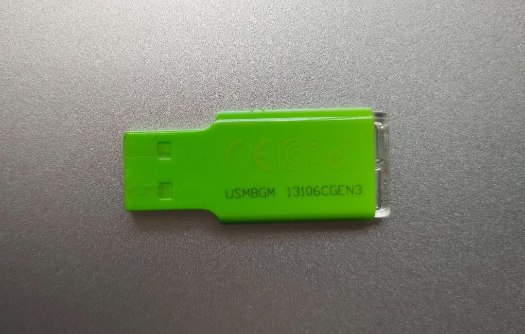 Sony 8GB USB Thumb Drive509386963656396801