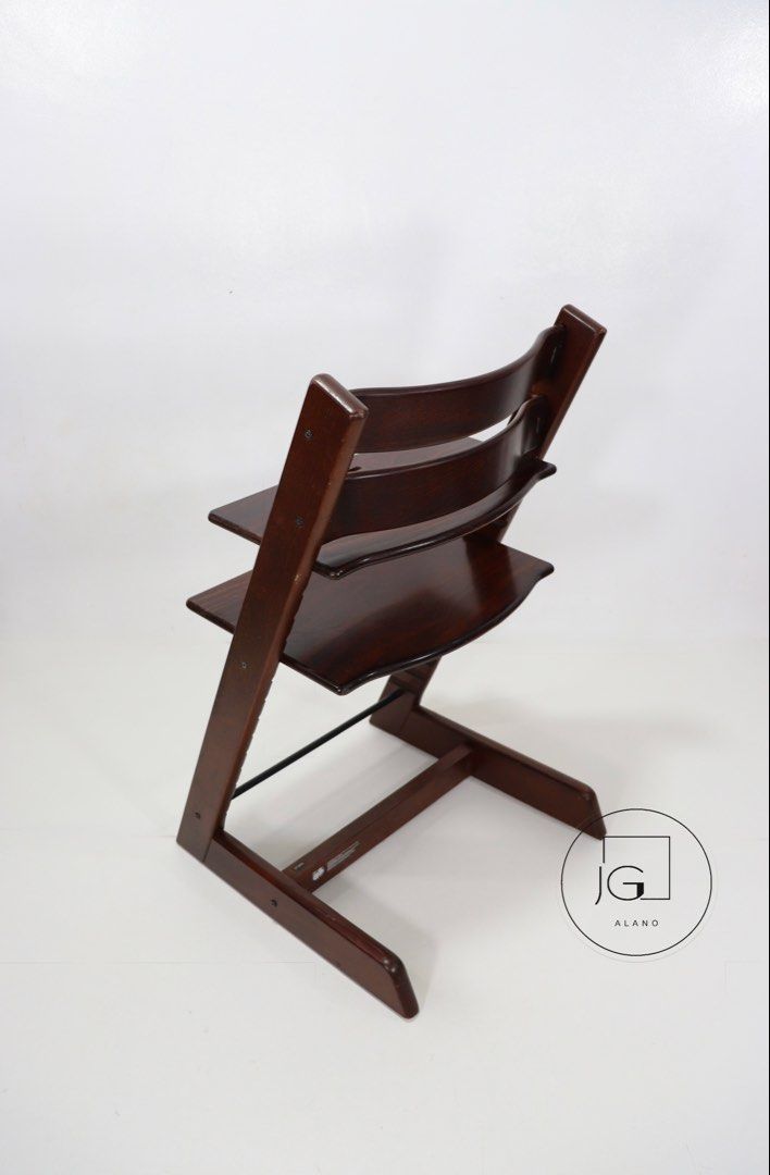 Stokke Tripp Trapp (Category: Baby High Chairs) located in Valenzuela. Submitted by jgalano1 (Listing ID 1449665011, Image 3). Description: Highchair Brand: Stokke Tripp Trapp (Old Version) Condition: In good condition and with visible wear. No cracks, no broken parts. Age Recommendation: 3 years old and up. Features: -Brings your kid to the dining table and closer to the family -Depth and height adjustable seat -Classic Scandinavian and iconic d