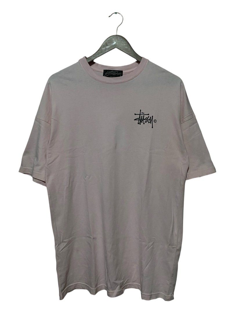 Stussy Pink T-Shirt (Category: Tshirts & Polo Shirts ) located in Madridejos. Submitted by keeno_14 (Listing ID 1449674608, Image 1). Description: - Pink Stussy T-Shirt - Features classic Stussy logo on front and back - Made in China - 100% Cotton - Ideal for casual wear.