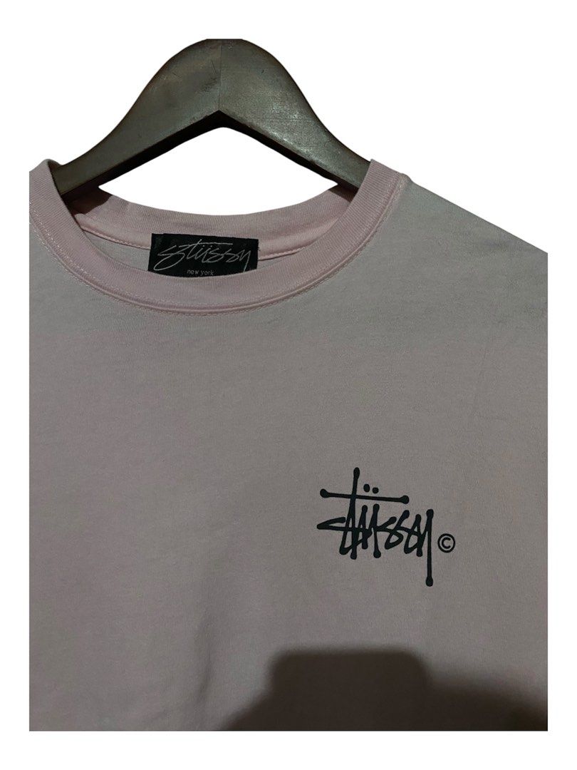 Stussy Pink T-Shirt (Category: Tshirts & Polo Shirts ) located in Madridejos. Submitted by keeno_14 (Listing ID 1449674608, Image 2). Description: - Pink Stussy T-Shirt - Features classic Stussy logo on front and back - Made in China - 100% Cotton - Ideal for casual wear.