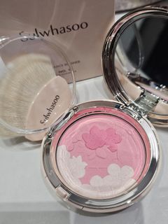 (Category: ) located in . Submitted by makeupaddict78 (Listing ID 1449642455, Image 1). Description: .