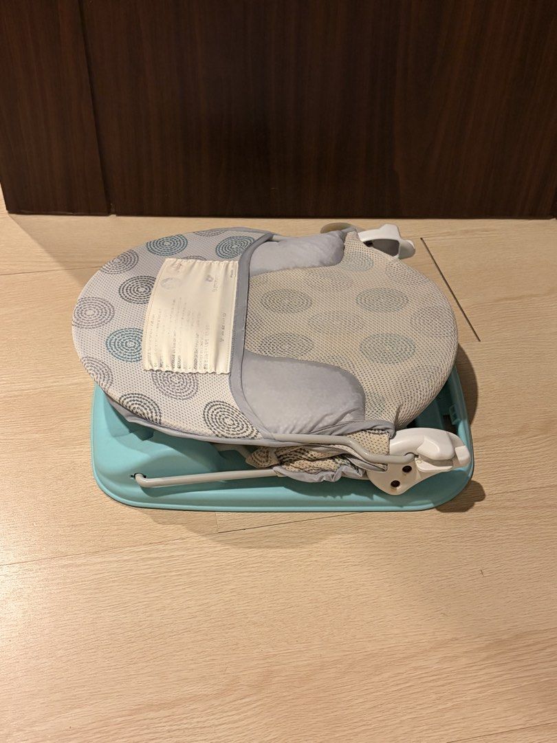 Summer Infant Baby Bather (Category: Bathtub & Bath Accessories) located in Pasig City. Submitted by mommysellerbgc (Listing ID 1449644880, Image 3). Description: - Brand: Summer Infant - Type: Baby Bather - Features: Folds flat for easy storage, soft fabric sling for comfort, mesh bottom for drainage, sturdy plastic base. - Ideal for: Making bath time safe and easy for your baby. - Best for traveling too.