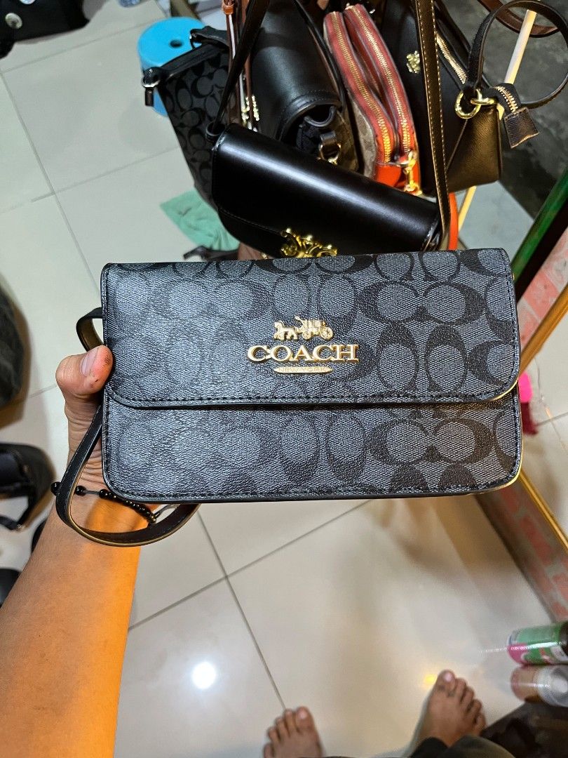 TAS COACH (Kategori: Tas & Dompet Wanita) berada di Medan. Dikirim oleh girsangmedanstore_23_earth (ID iklan 1449679122, Gambar 1). Deskripsi: Jual TAS COACH keren Kondisi barang masih mulus 95% Wa:👇👇👇👇👇 082126048879.