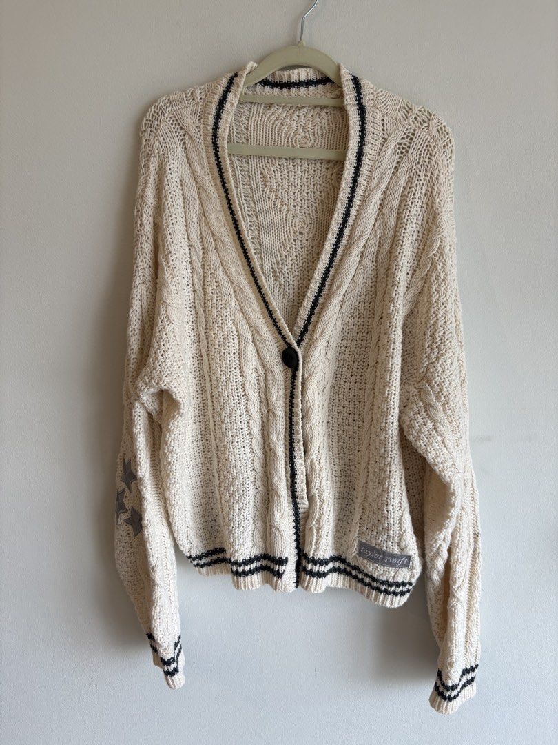 Taylor Swift Folklore OG 2020 Cardigan (Category: Coats, Jackets and Outerwear) located in Pasig City. Submitted by jamcy31 (Listing ID 1449544448, Image 1). Description: Bought in 2020 from the TS Website. THE OG Cardigan. Used once then promptly washed and stored to preserve..