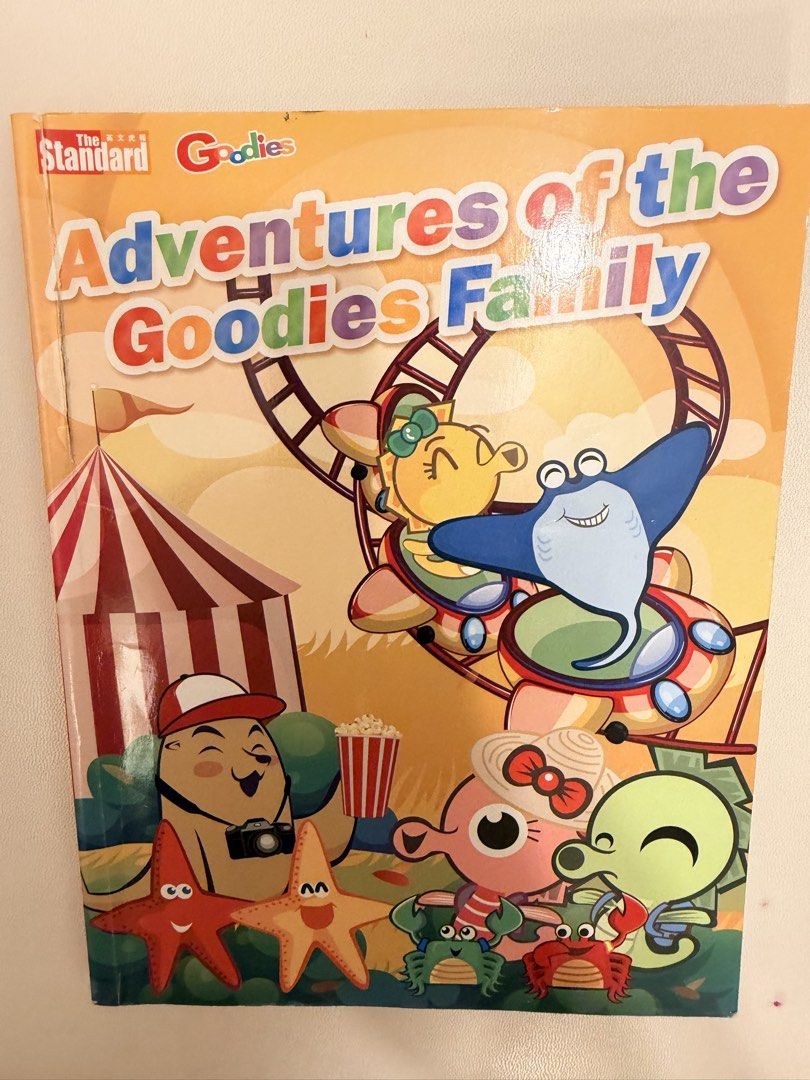 The Standard Goodies Family 英文兒童繪本 （分類：兒童書籍）位於 Hong Kong。 由 good4bidding123 提交（商品編號 1449733321，圖片 1）。簡介： 呢本係The Standard Goodies Family嘅英文繪本，講佢哋嘅冒險故事。圖畫好得意，色彩繽紛，小朋友一定鍾意。內容有教小朋友做人處事嘅道理，例如執垃圾、愛護大自然。適合親子閱讀，一齊學英文又學品德。書本保存得幾好，內頁乾淨。。