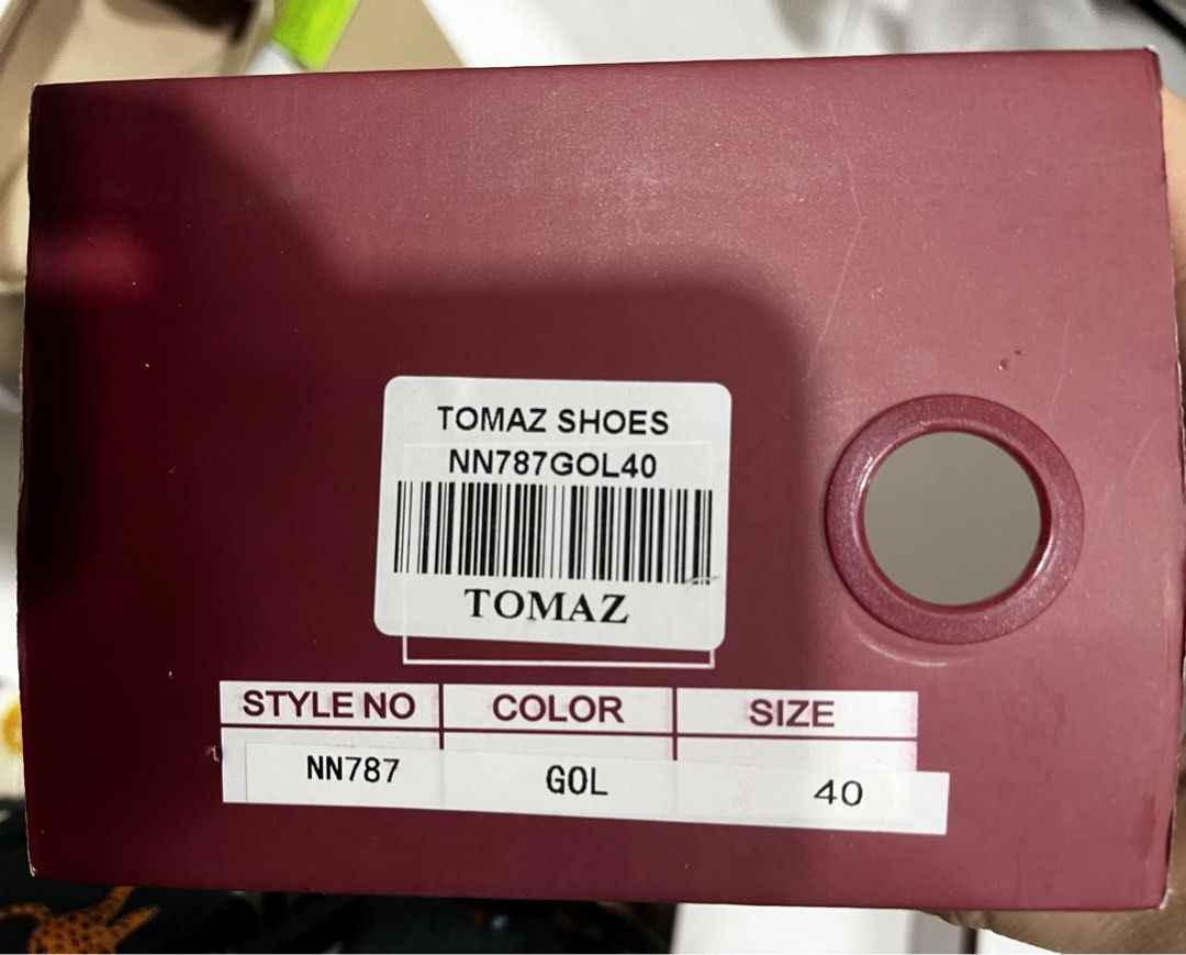Tomaz (Category: Flats) located in Alor Gajah. Submitted by preloved_shoplicx (Listing ID 1449686785, Image 3). Description: Condition like new Pakai sekali je Serius buyer.