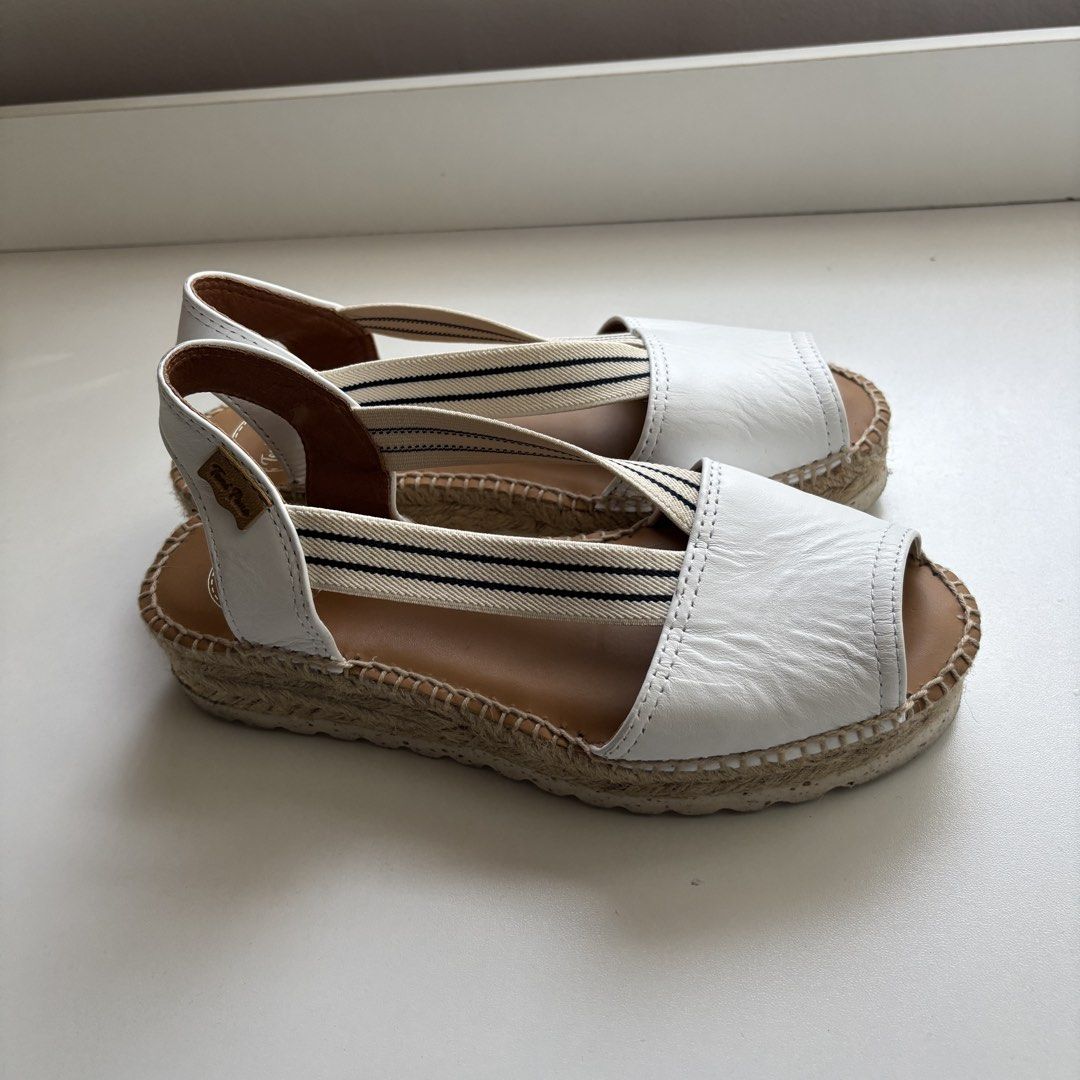 toni pons estel-sw white strap platform sandals (Category: Sandals) located in Marikina City. Submitted by geok_sells (Listing ID 1449636092, Image 3). Description: - used around 2x, rfs: not being used - authentic item - original packaging not available - no issues or flaws, but white leather part already looks worn :) personally for me, still very clean and wearable - shipping from katipunan, qc - modes of delivery: j&t (large pouch), lalamove,