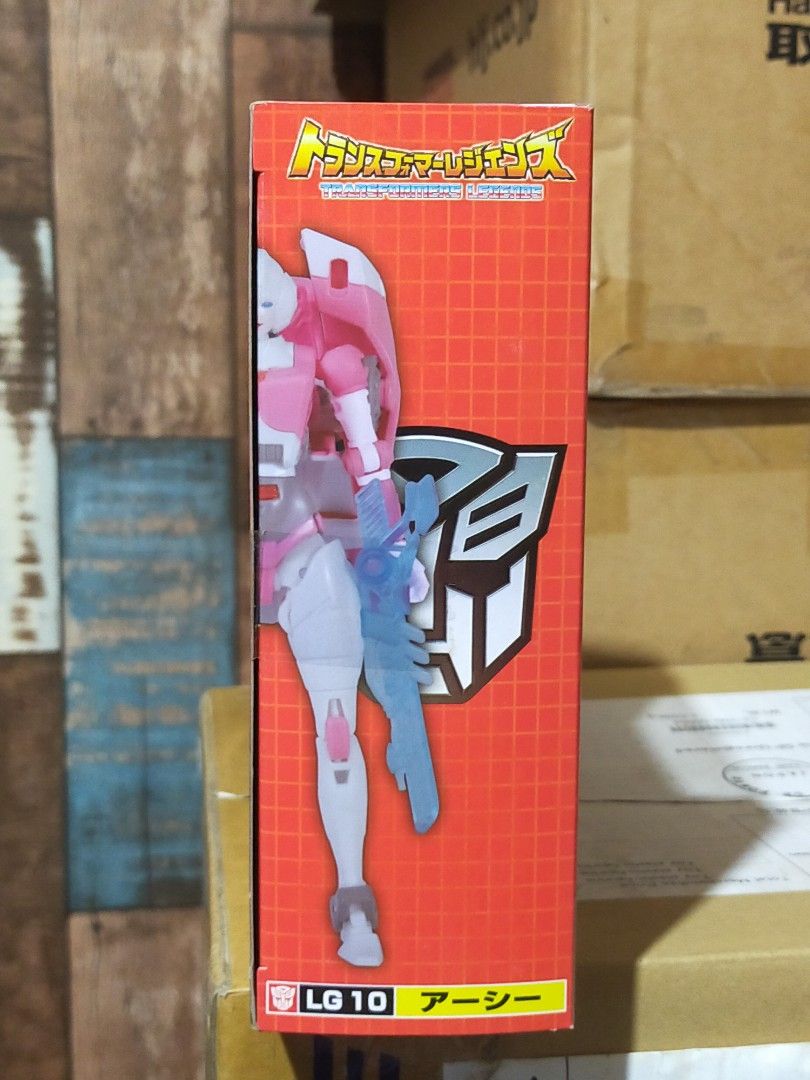 Transformers Legends LG-10 Arcee (Category: Figurines & Statues) located in Quezon. Submitted by sug0it0ys (Listing ID 1449611506, Image 3). Description: *Kindly read before messaging offers. Click on the ad to see full details. No Trades ❌ Pass on Low offers ❌ No Long Reservations ❌ ================= [TAKARA TOMY] Transformers Legends LG-10 Arcee *2015 release *SEALED ================== *Free shipping via LBC Payment Methods: 1. E-Wallets - door