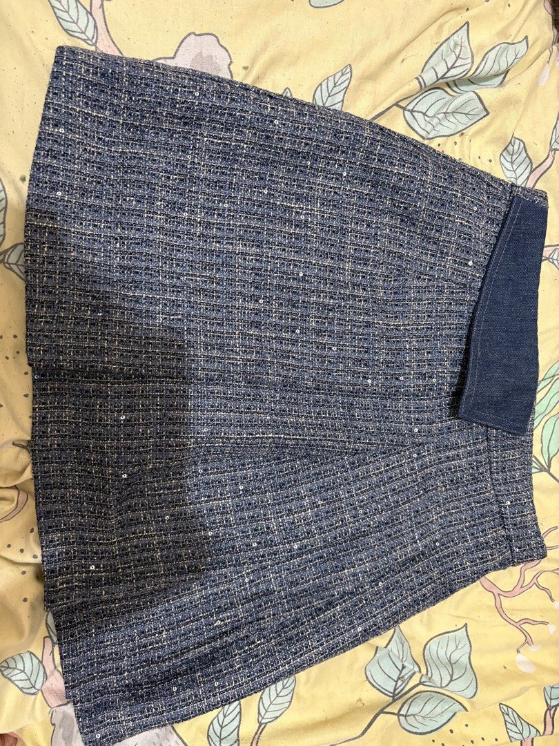 Tweed skirt (Category: Skirts) located in Makati City. Submitted by grwmdeclutter (Listing ID 1449686686, Image 2). Description: .