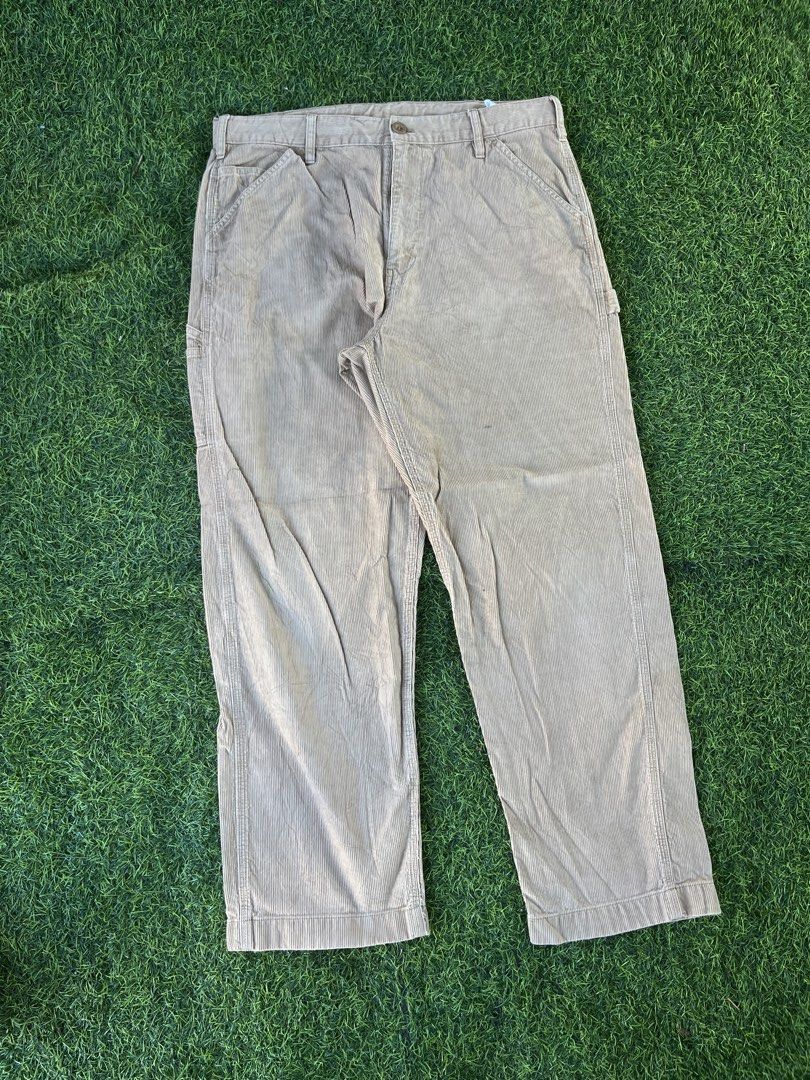 Uniqlo Corduroy Carpenter Pants (Category: Jeans) located in Calapan. Submitted by seria_thrifting_apparel (Listing ID 1449697364, Image 2). Description: ✅ Corduroy • Width: 36 • Length: 40 • Hem: 8.5 • Color rate:10 /10 • Issue: None (Excellent Condition).
