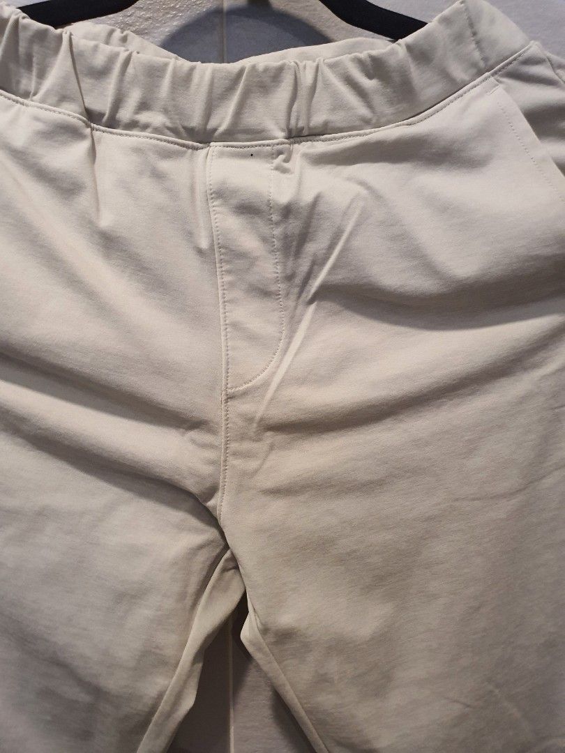 Uniqlo easy stretch jogger 160 (Category: Babies & Kids Fashion) located in Taguig. Submitted by supernova888 (Listing ID 1449574508, Image 2). Description: auth neg.