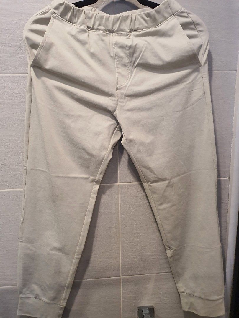 Uniqlo easy stretch jogger 160 (Category: Babies & Kids Fashion) located in Taguig. Submitted by supernova888 (Listing ID 1449574508, Image 1). Description: auth neg.