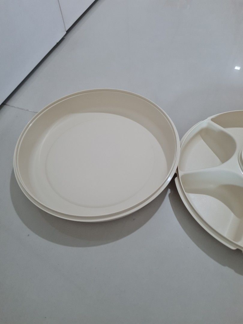 Vintage Tupperwear Serving Platter with Lid508967079894077441