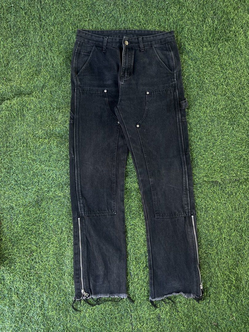 VIP Jeans Swear Double Knee Carpenter Pants (Category: Jeans) located in Calapan. Submitted by seria_thrifting_apparel (Listing ID 1449694964, Image 2). Description: ✅ Double Knee Carpenter • Width: 32-33 • Length: 42 • Hem: 7.5 • Color rate: 10/10 • Issue: None (Excellent Condition).