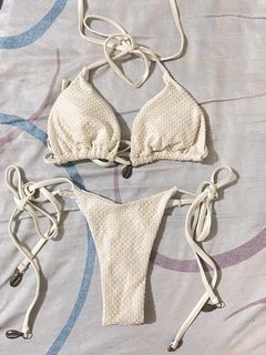 (Category: ) located in . Submitted by thriftby.elle (Listing ID 1449640010, Image 1). Description: .