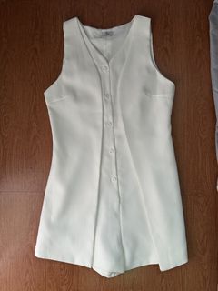 (Category: ) located in . Submitted by shopninpreloved (Listing ID 1449613677, Image 1). Description: .