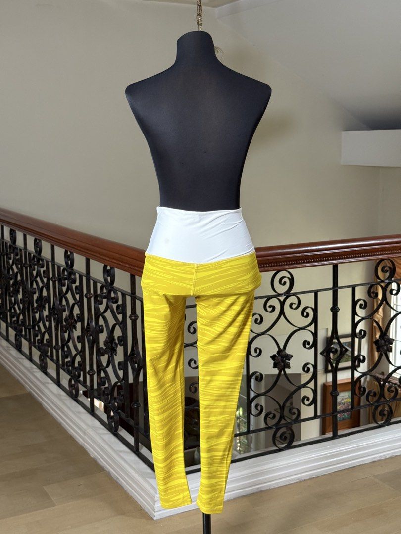 Yellow Sporty Leggings (Category: Activewear) located in Makati City. Submitted by VersatileBabe (Listing ID 1449736186, Image 3). Description: Not used much but has a dot at the front. Pls check.