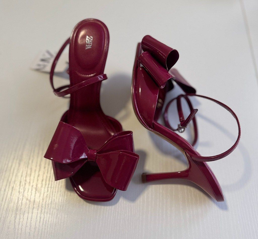 Zara Patent Bow Heels (Category: Heels) located in Manila. Submitted by shop.declutter (Listing ID 1449561172, Image 1). Description: Bought for ₱2995 Last price posted Will rather keep than sell low :) Size 37 or 24cm.