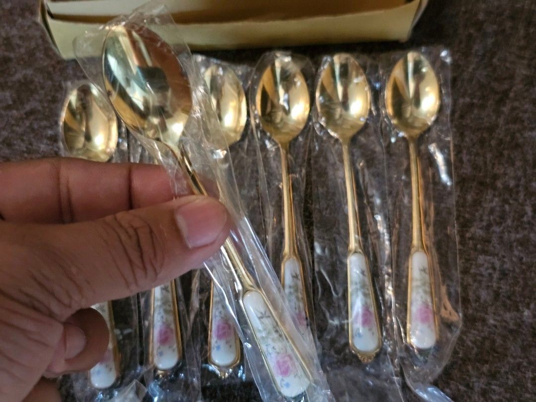 7PCS FLORAL DESIGN TEASPOON GOLD PLATED (Category: Coffee & Tea Tableware) located in Manila. Submitted by yatskiex2026 (Listing ID 1449919370, Image 3). Description: with box included 7 pcs meetup or via lalamove.