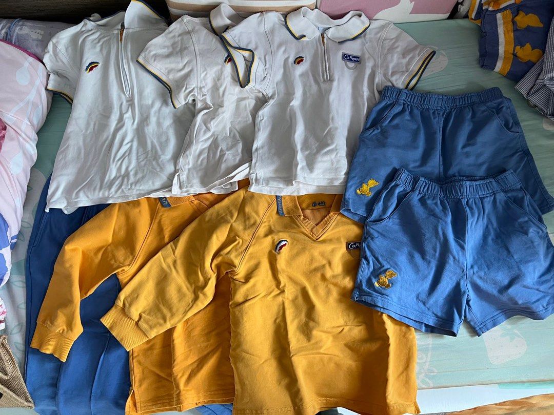 迦南幼稚園校服, 畢業袍 （分類：嬰兒及小童流行時尚）位於 Hong Kong。 由 elvawawawa44214 提交（商品編號 1449917831，圖片 3）。簡介： 畢業袍XL 碼：$50 冬季女校服 130 碼，2套， 新淨，$70 each set 冬季運動服 130碼, 2套，50@1 夏季運動服 120 碼， 2套，50@1 夏季運動衫only 130 碼1件，20@1 夏季外套 120 碼， 2件，50@1 夏季裙110 碼 1件，120碼2件，30@1 。
