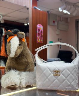 （分類：）位於 。 由 360_Luxury 提交（商品編號 1449806278，圖片 1）。簡介： 。